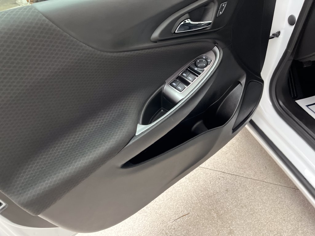Used 2021 Chevrolet Malibu LS FWD image 10