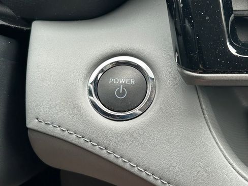 Used 2023 Toyota Highlander Limited image 34