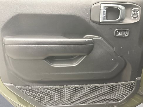 Used 2021 Jeep Wrangler Sport image 9