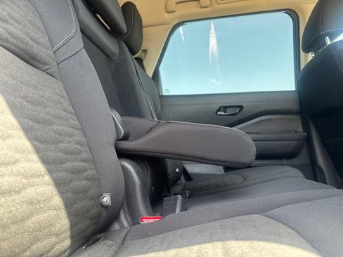 Certified 2025 Nissan Pathfinder SV FWD image 31