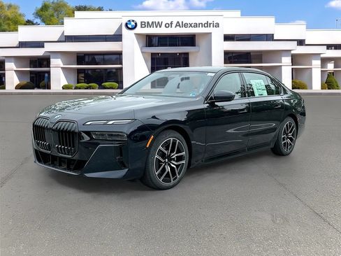 New 2026 BMW i7 xDrive60 AWD/4WD image 3