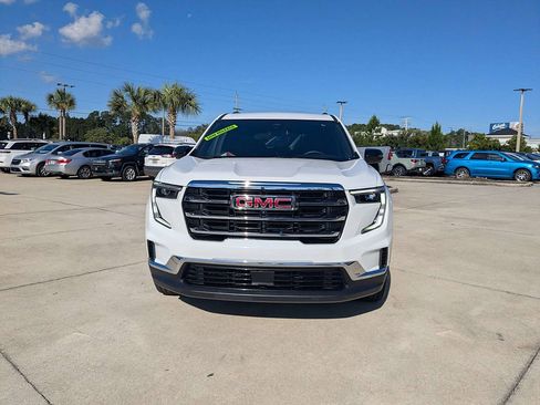 Used 2025 GMC Acadia Elevation FWD image 8