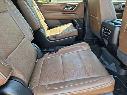 Used 2021 Chevrolet Tahoe High Country w/ Premium Package AWD/4WD image 22