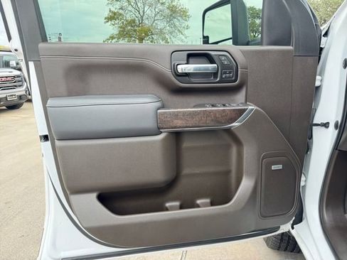 Used 2021 GMC Sierra 3500 Denali w/ Denali Ultimate Package image 4