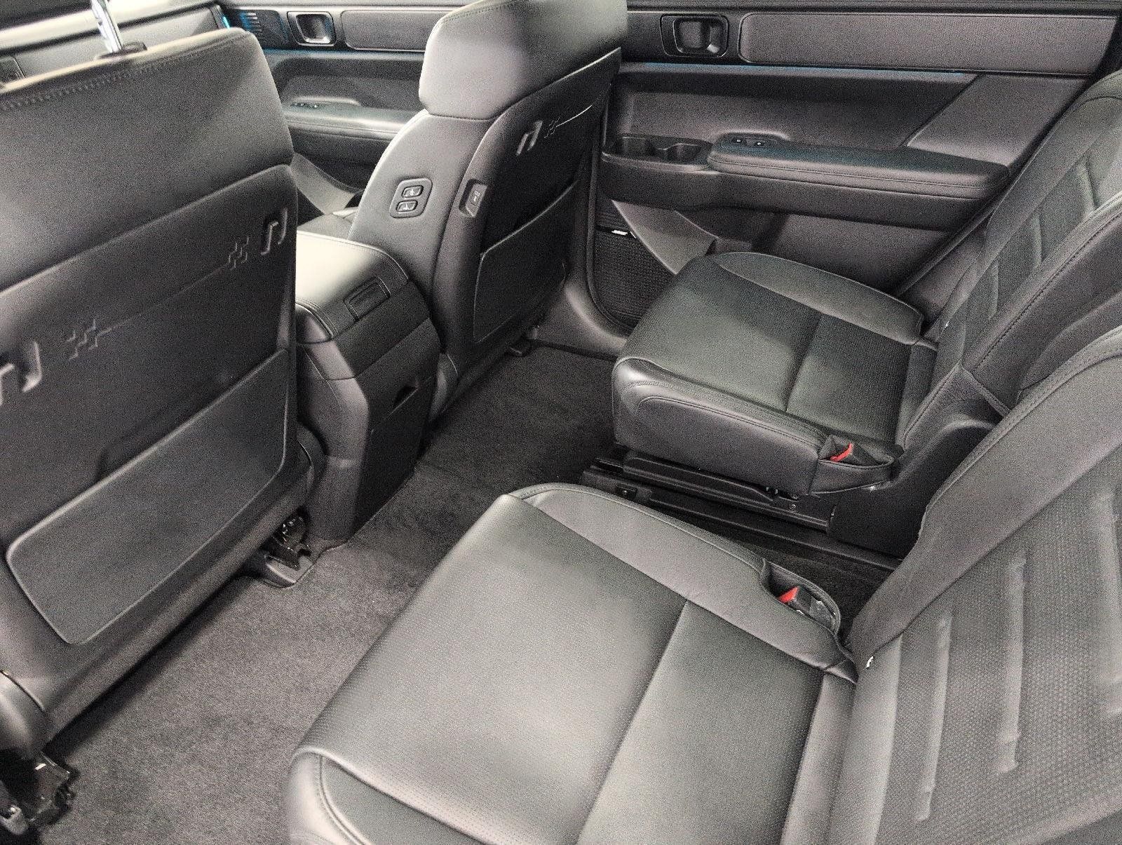 Used 2025 Hyundai Santa Fe Calligraphy AWD/4WD image 21