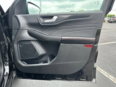 Used 2025 Ford Escape ST-Line FWD image 10