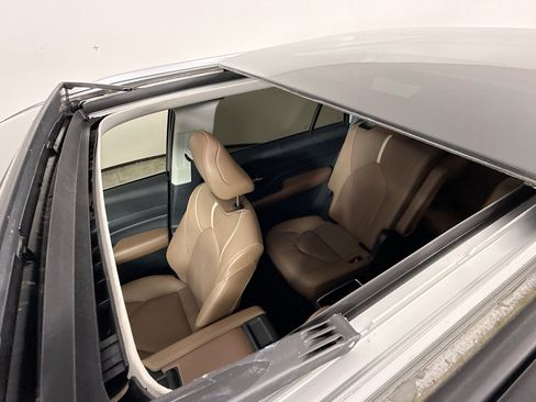 Used 2025 Toyota Grand Highlander AWD image 14