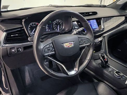 Used 2025 Cadillac XT6 Premium Luxury image 22