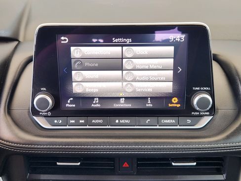 Used 2024 Nissan Rogue SV FWD image 17