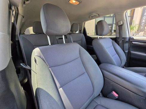 Used 2013 Kia Sorento LX w/ Third Row Pkg image 20