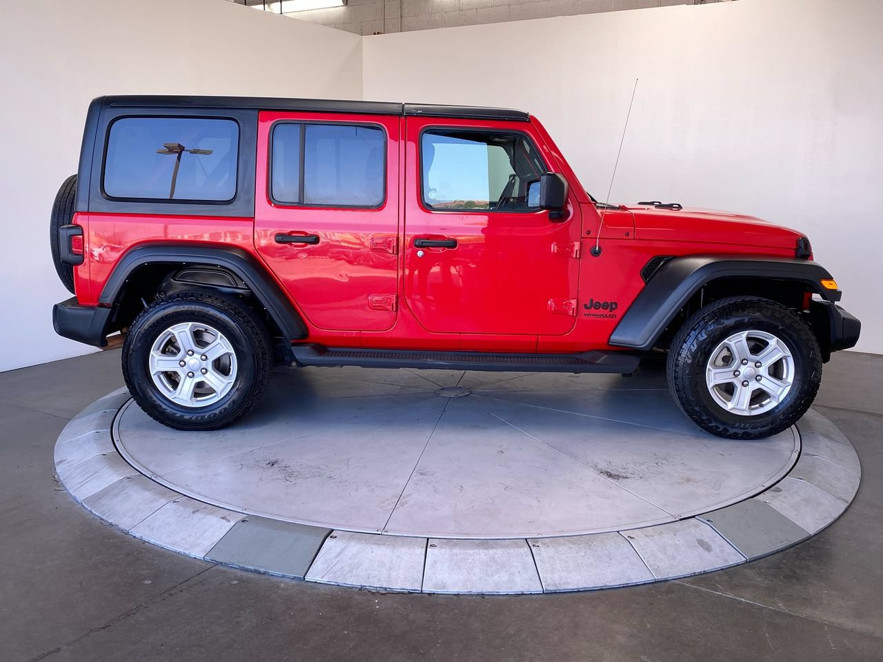 Used 2022 Jeep Wrangler Unlimited Sport AWD/4WD image 6