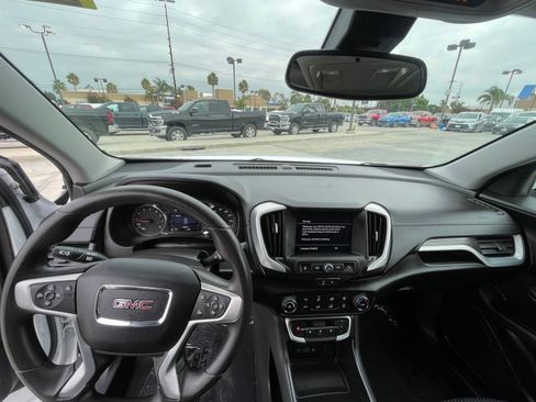 Used 2024 GMC Terrain SLE image 33