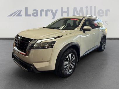 Certified 2022 Nissan Pathfinder SL