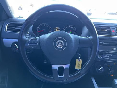 Used 2013 Volkswagen Jetta SE FWD image 44