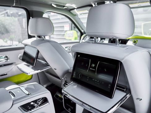 Used 2024 Rolls-Royce Cullinan AWD/4WD image 52