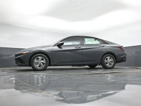 New 2026 Hyundai Elantra SE image 10