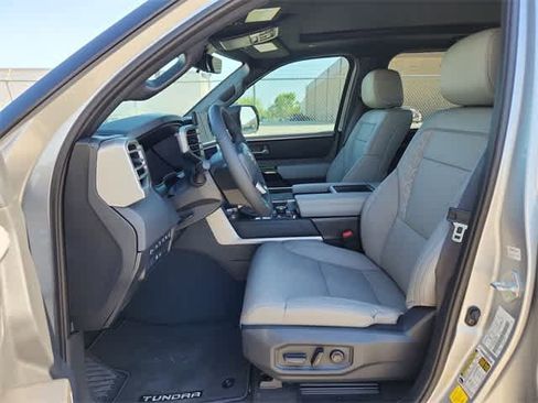 Used 2025 Toyota Tundra Limited image 14