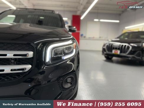 Used 2021 Mercedes-Benz GLB 250 4MATIC image 14