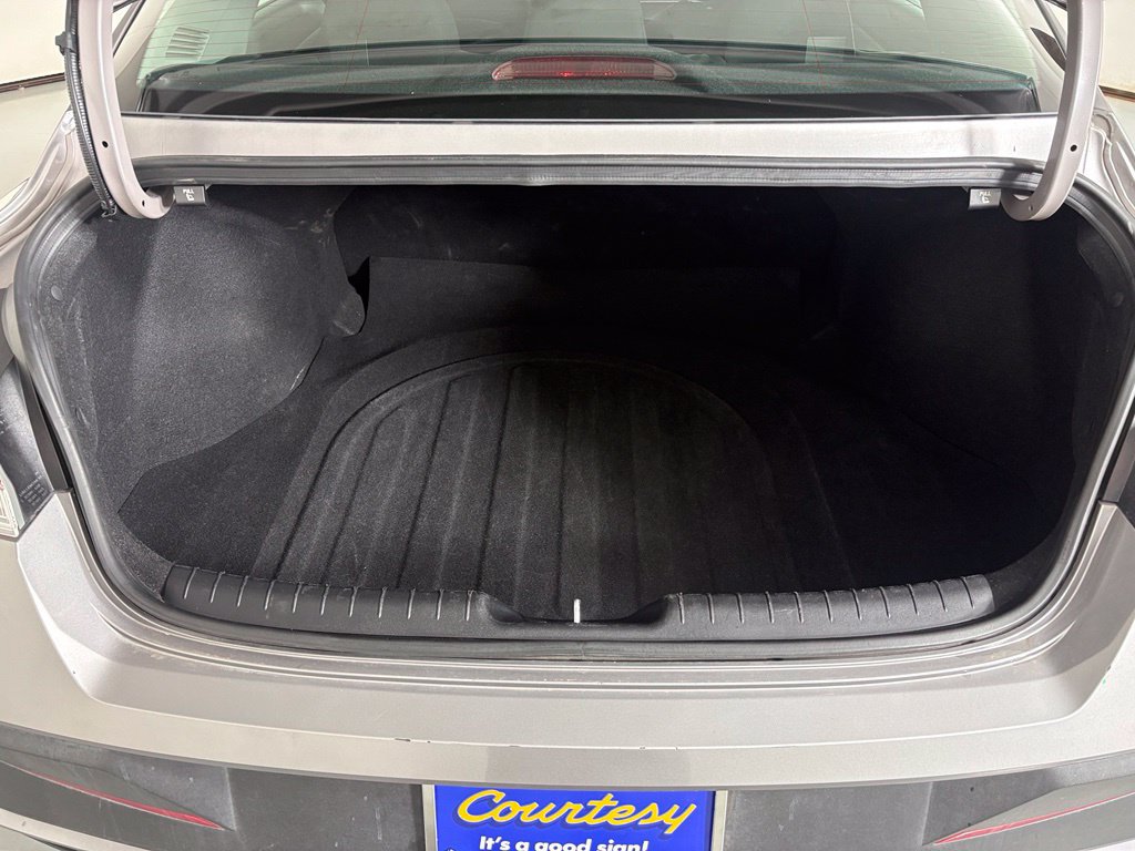Used 2024 Hyundai Elantra SEL FWD image 19