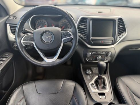 Used 2014 Jeep Cherokee Trailhawk w/ Comfort/Convenience Group AWD/4WD image 5