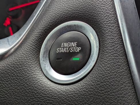 Used 2022 Chevrolet Traverse Premier image 32