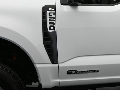 New 2026 Ford F250 XL AWD/4WD image 17