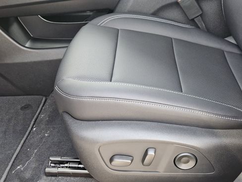 New 2026 Chevrolet Traverse LT w/ Driver Confidence Package FWD image 24