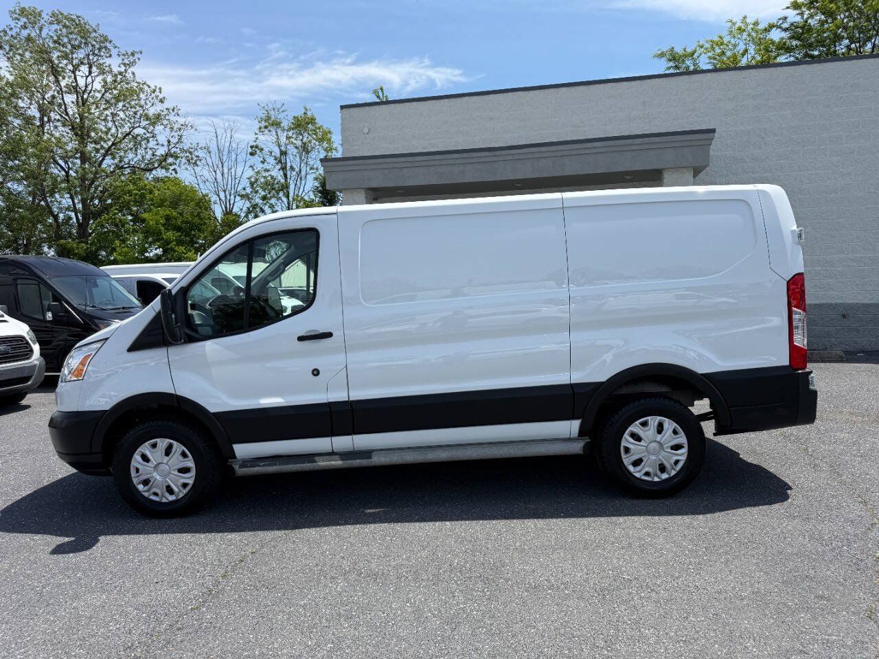 Used 2019 Ford Transit 250 130 Low Roof w/ Exterior Upgrade Package RWD image 30