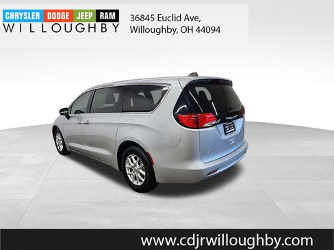 Used 2023 Chrysler Voyager LX FWD image 6