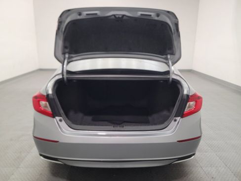 Used 2018 Honda Accord EX image 29