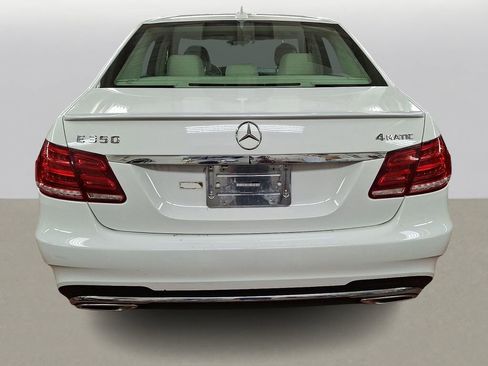 Used 2014 Mercedes-Benz E 350 4MATIC Sedan image 3