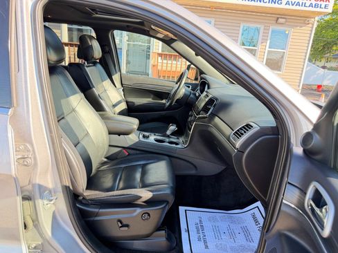 Used 2019 Jeep Grand Cherokee Limited AWD/4WD image 48