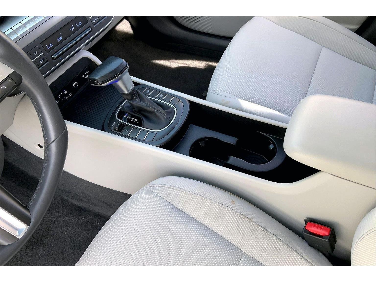 Used 2025 Hyundai Kona SEL AWD/4WD image 15