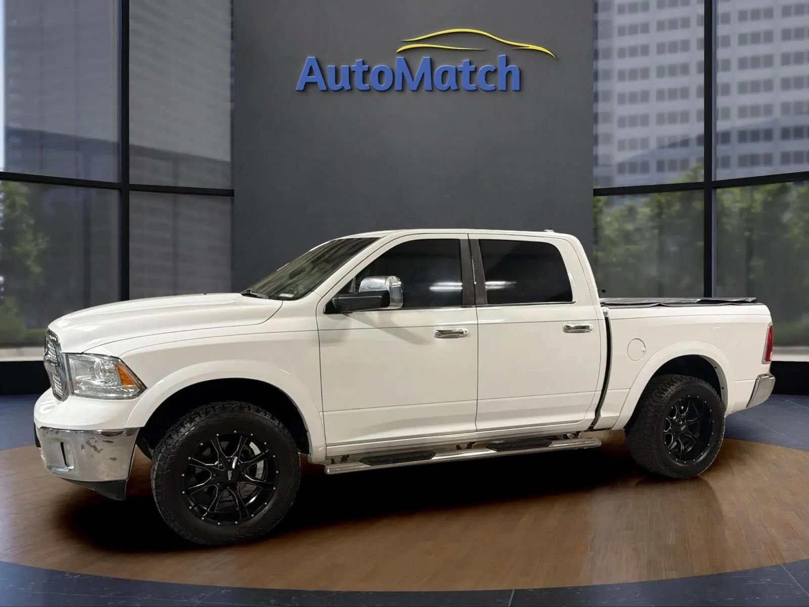 Used 2017 RAM 1500 Laramie AWD/4WD image 6