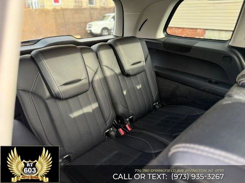 Used 2015 Mercedes-Benz GL 450 4MATIC w/ Lighting Package image 34