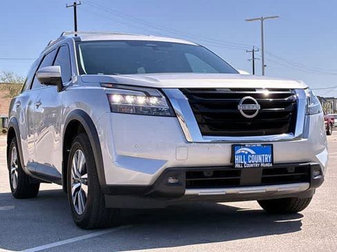 Used 2022 Nissan Pathfinder SL image 10