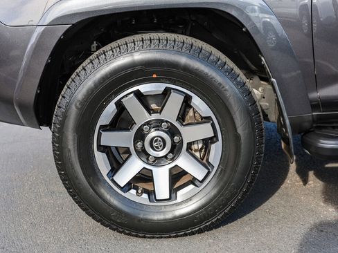 Certified 2018 Toyota 4Runner TRD Off-Road Premium image 29