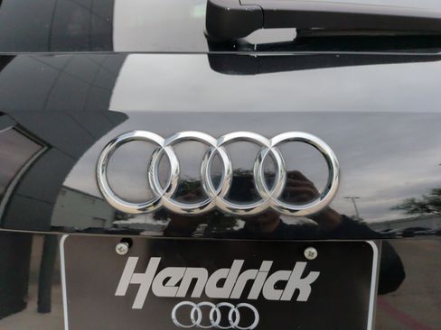 Certified 2022 Audi Q3 2.0T Premium w/ Convenience Package image 40