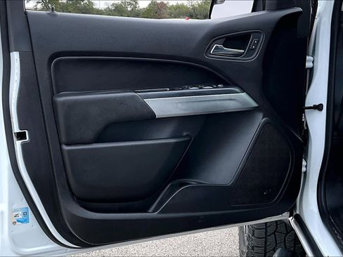 Used 2018 Chevrolet Colorado ZR2 image 21