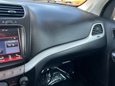 Used 2015 Dodge Journey SXT w/ Flexible Seating Group FWD image 17