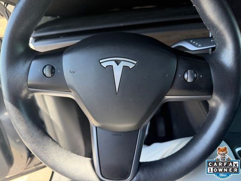 Used 2025 Tesla Model Y Long Range RWD image 7