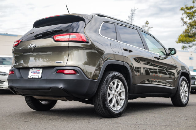 Used 2015 Jeep Cherokee Latitude w/ Comfort/Convenience Group AWD/4WD image 21