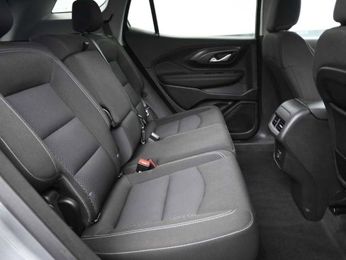 Used 2024 GMC Terrain SLE image 11