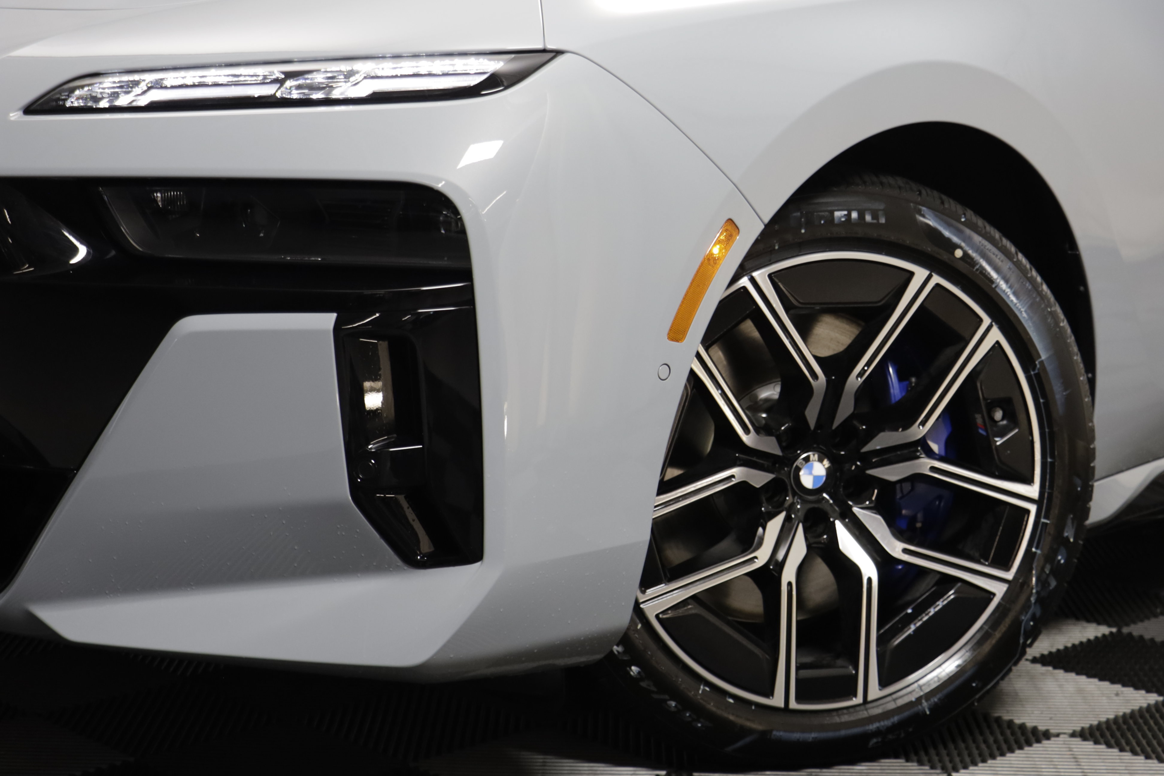 New 2026 BMW 760i xDrive w/ Executive Package AWD/4WD image 4