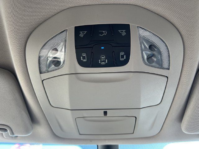 Used 2023 Chrysler Voyager LX FWD image 3