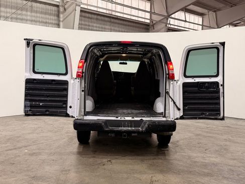 Used 2017 Chevrolet Express 2500 Work Van image 12