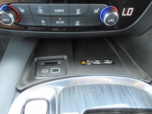 Used 2024 Buick Enclave Essence w/ Technology Package FWD image 23