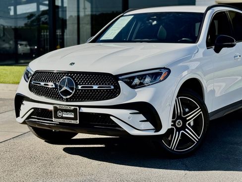 Used 2023 Mercedes-Benz GLC 300 image 3