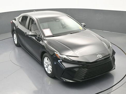 Used 2025 Toyota Camry LE image 52
