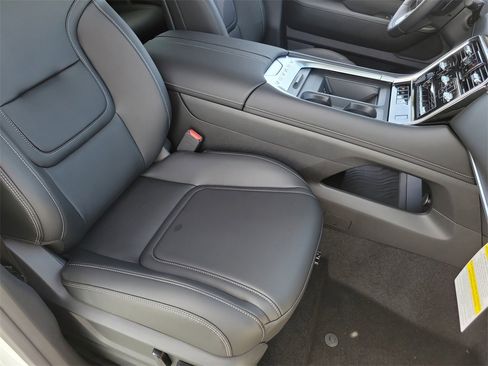 New 2026 Nissan Armada SV image 16